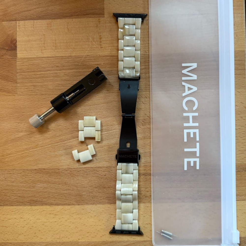 "Alabaster" Machete Apple watch band
